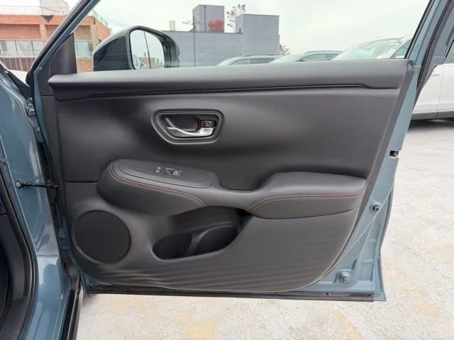Used 2024  Honda Sport image 17