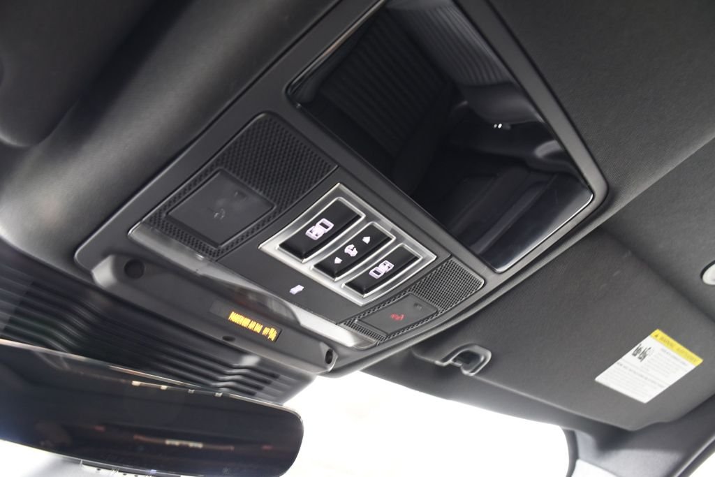 Certified Used 2025 Fuji White Land Rover Dynamic SE image 34