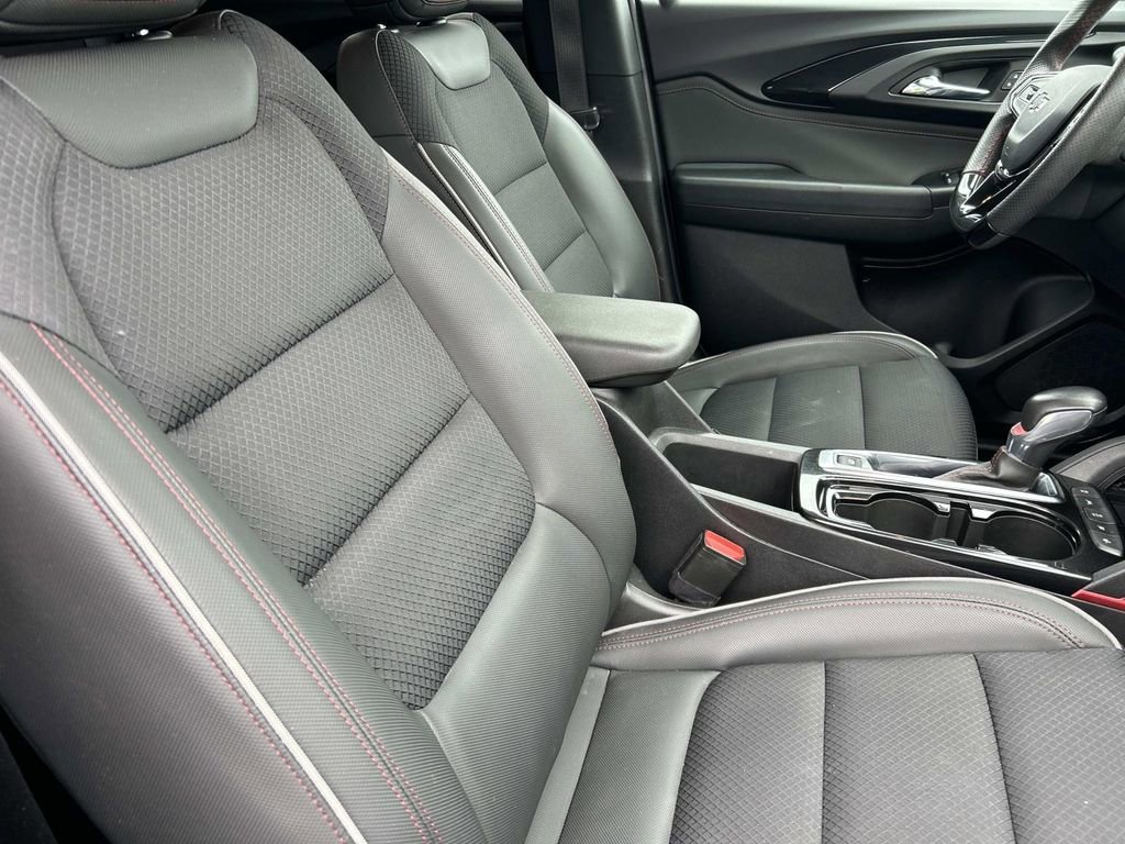 Used 2021 SUMMIT WHITE Chevrolet RS image 23