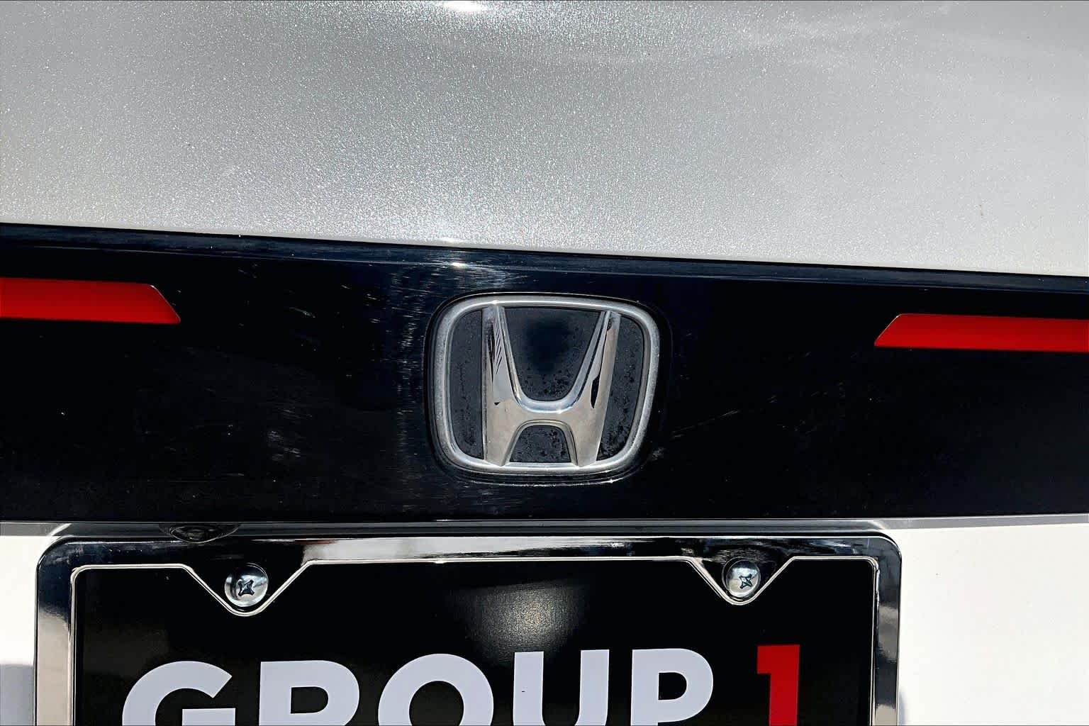 Used 2023 Platinum White Pearl Honda Touring image 31