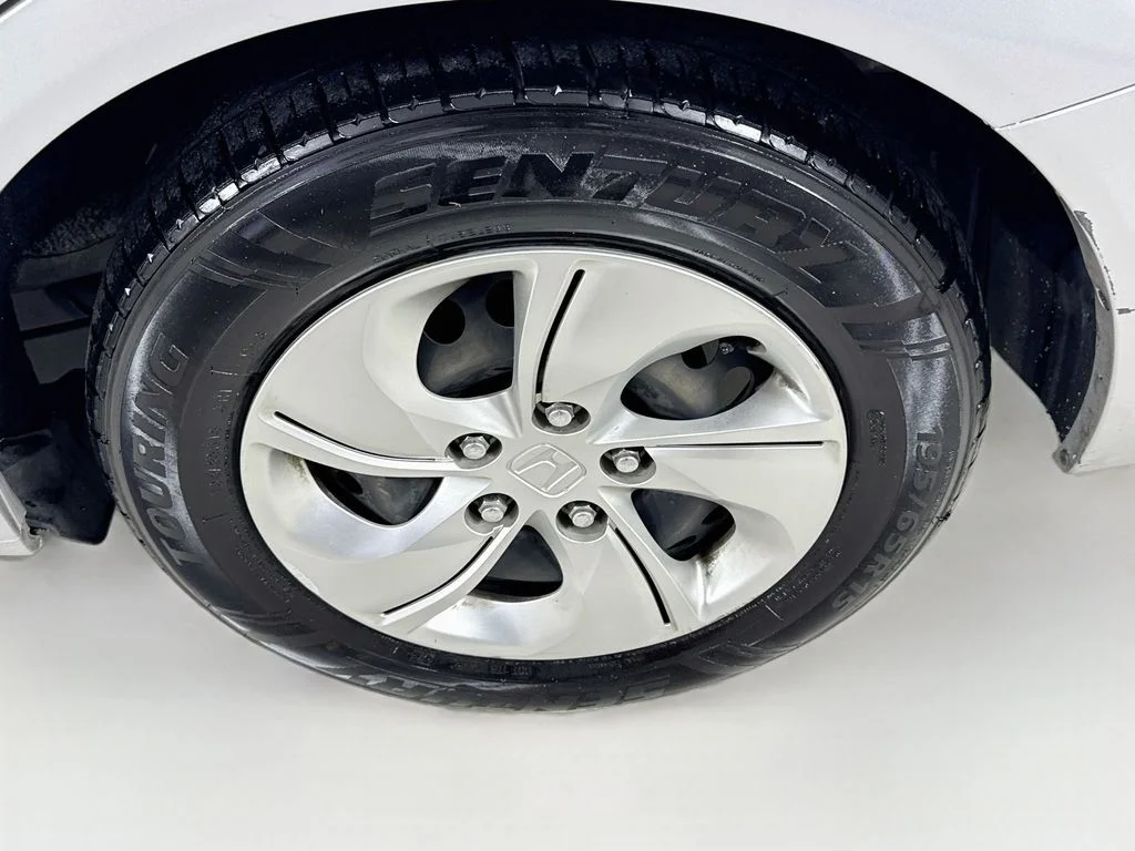 Used 2013 Silver Honda LX image 35