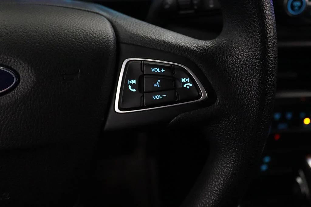 Used 2021 Black Ford SE image 17