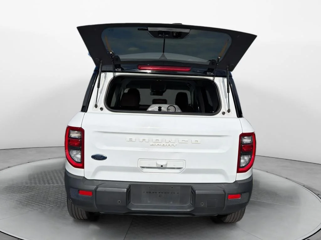 Certified Used 2025 Oxford White Ford Outer Banks image 7