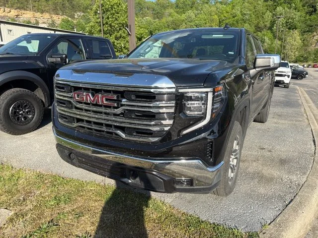 Used 2025 Black GMC SLT image 7