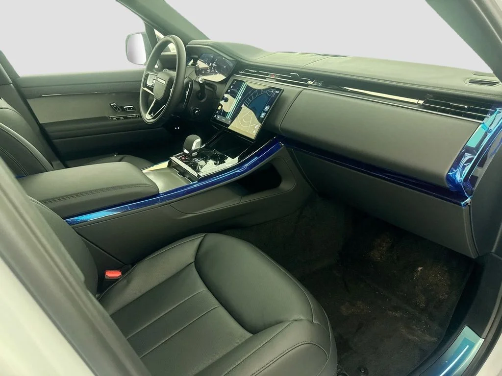 New 2026 Fuji White Land Rover Dynamic SE image 23