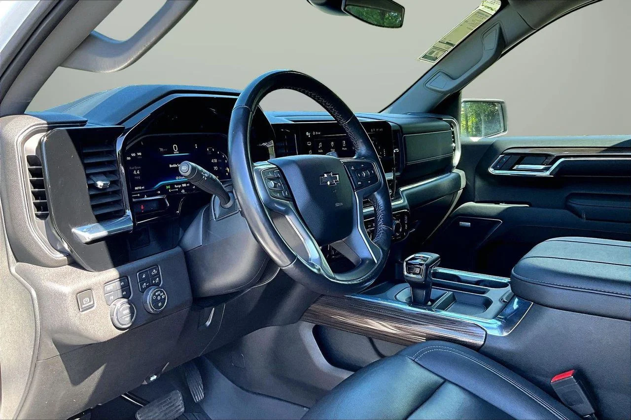 Used 2023 White Chevrolet RST image 19