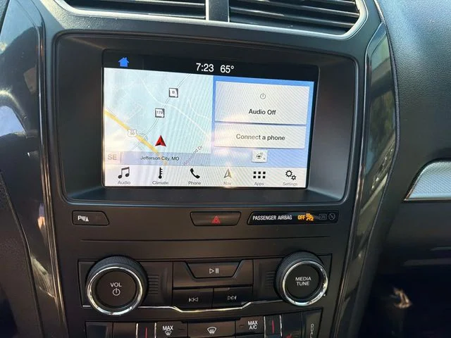 Used 2019 Gray Ford XLT image 22
