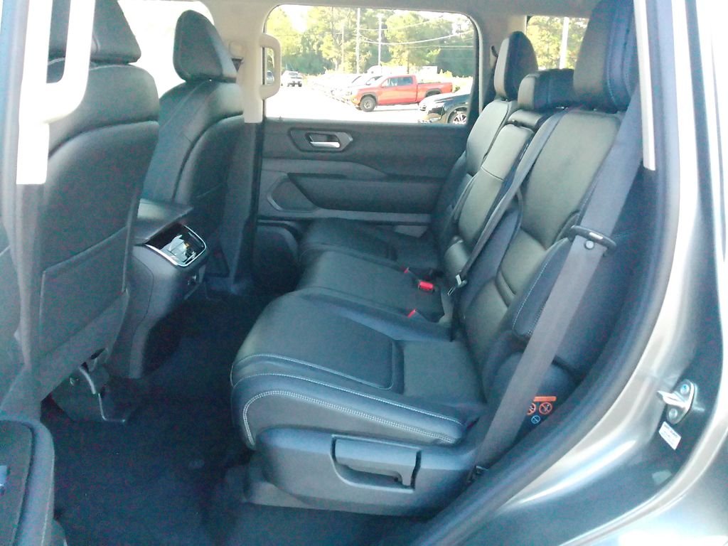 2026 Nissan Armada SV - Photo 27