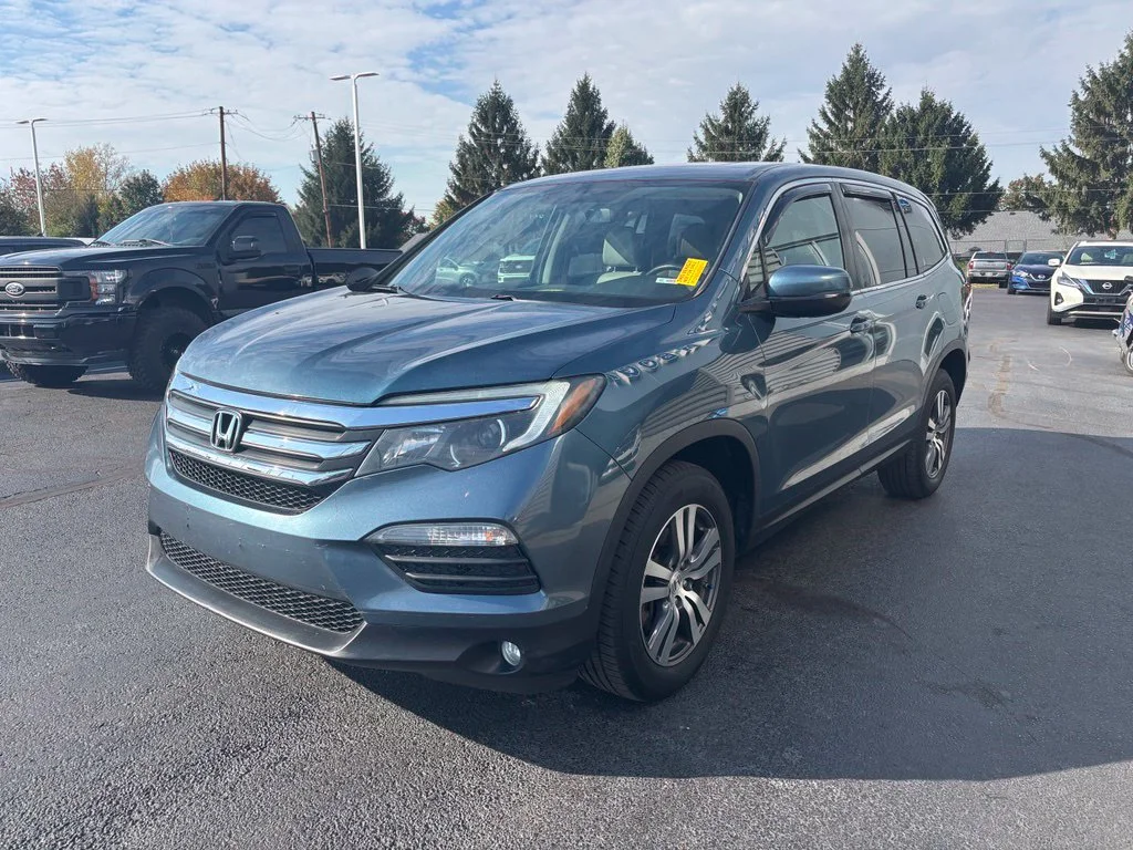 Used 2017  Honda EX-L image 2