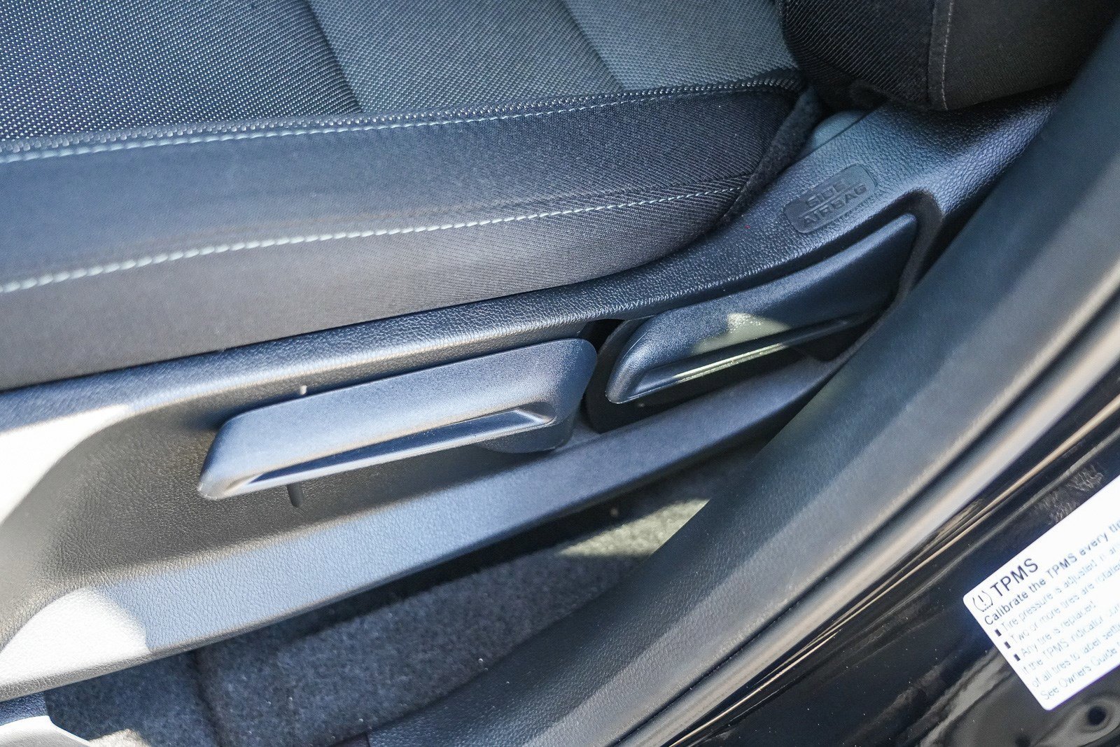2025 Honda CR-V LX - Photo 21