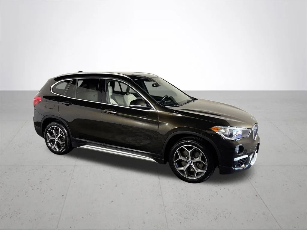 Used 2019 Green BMW xDrive28i image 4