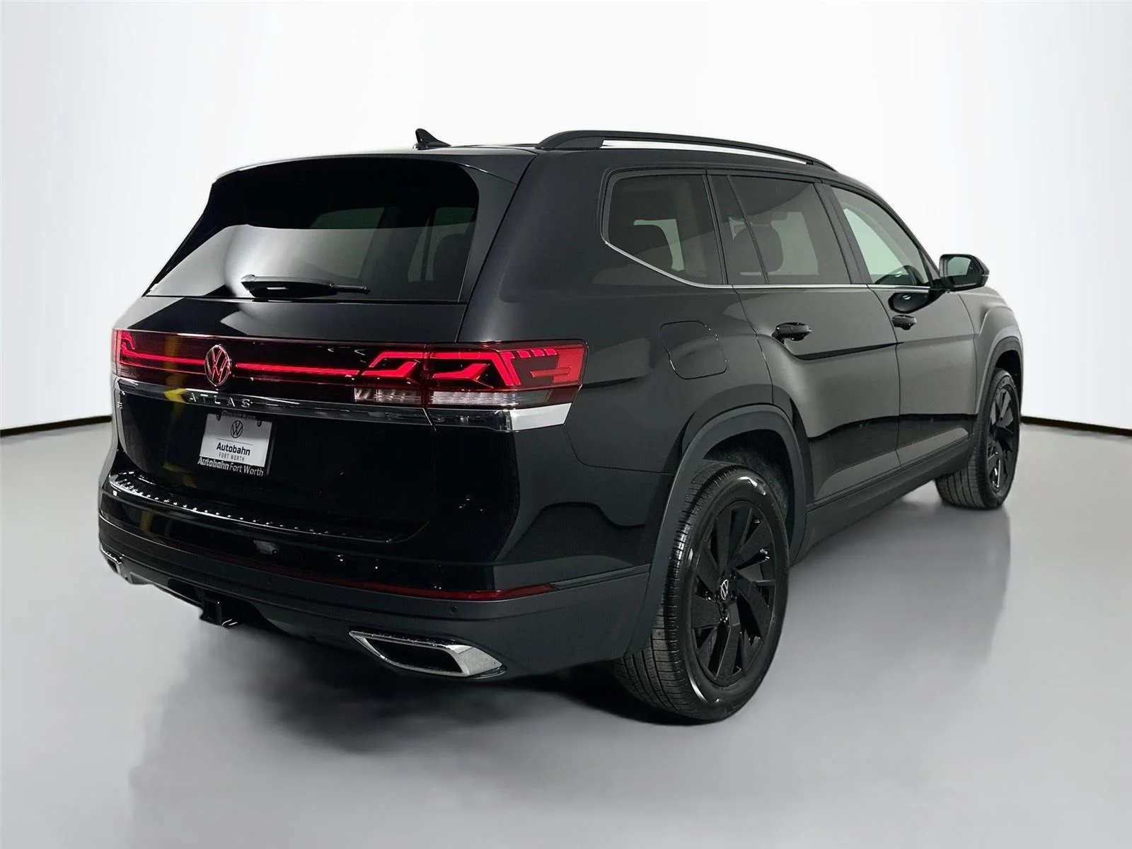 New 2026 Deep Black Pearl Volkswagen 2.0T SE w/Technology image 4