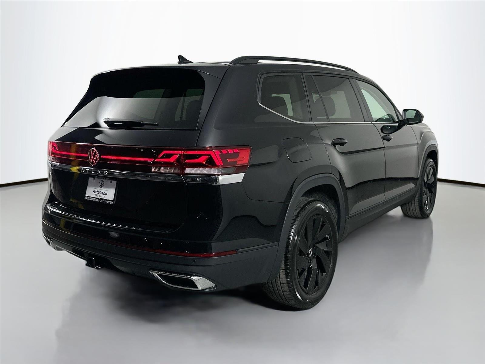 New 2026 Deep Black Pearl Volkswagen 2.0T SE w/Technology image 4
