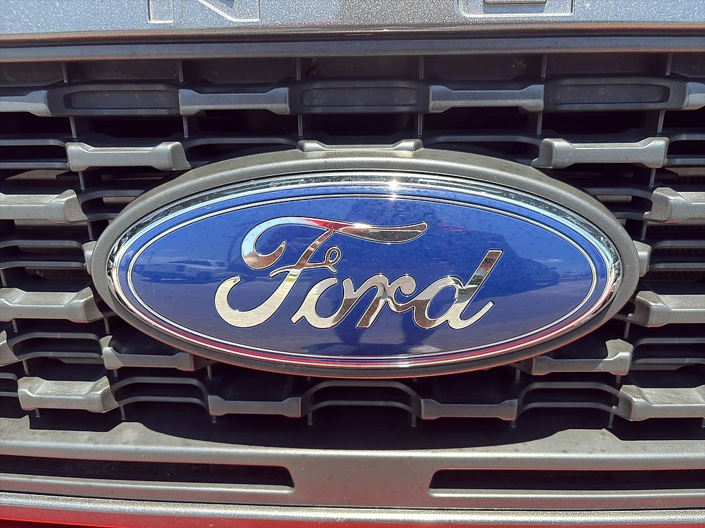 Used 2019 Hot Pepper Red Metallic Tinted Clearcoat Ford  image 11