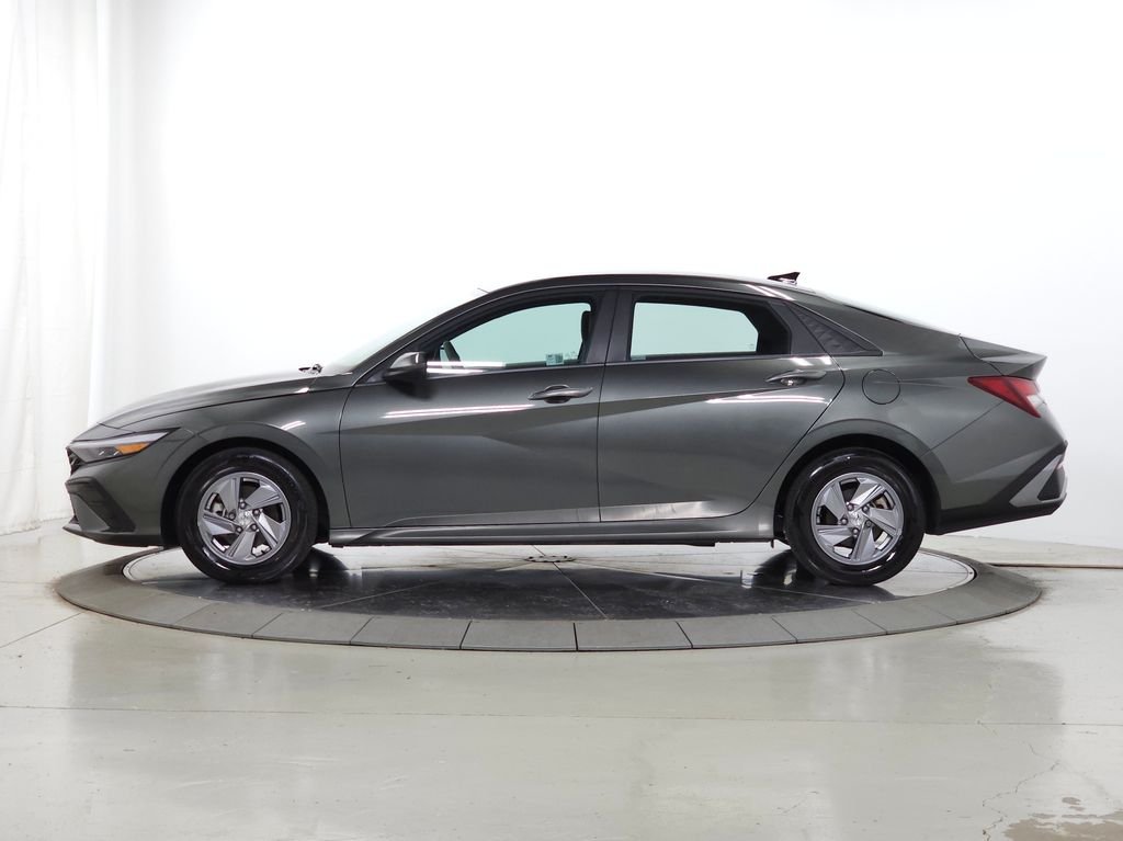 2024 Hyundai Elantra SE - Photo 6