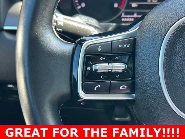 Used 2022 Passion Red Tintc Kia S image 21