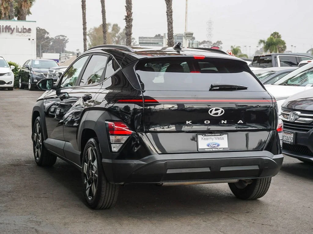 Used 2024 Black Hyundai SEL image 5