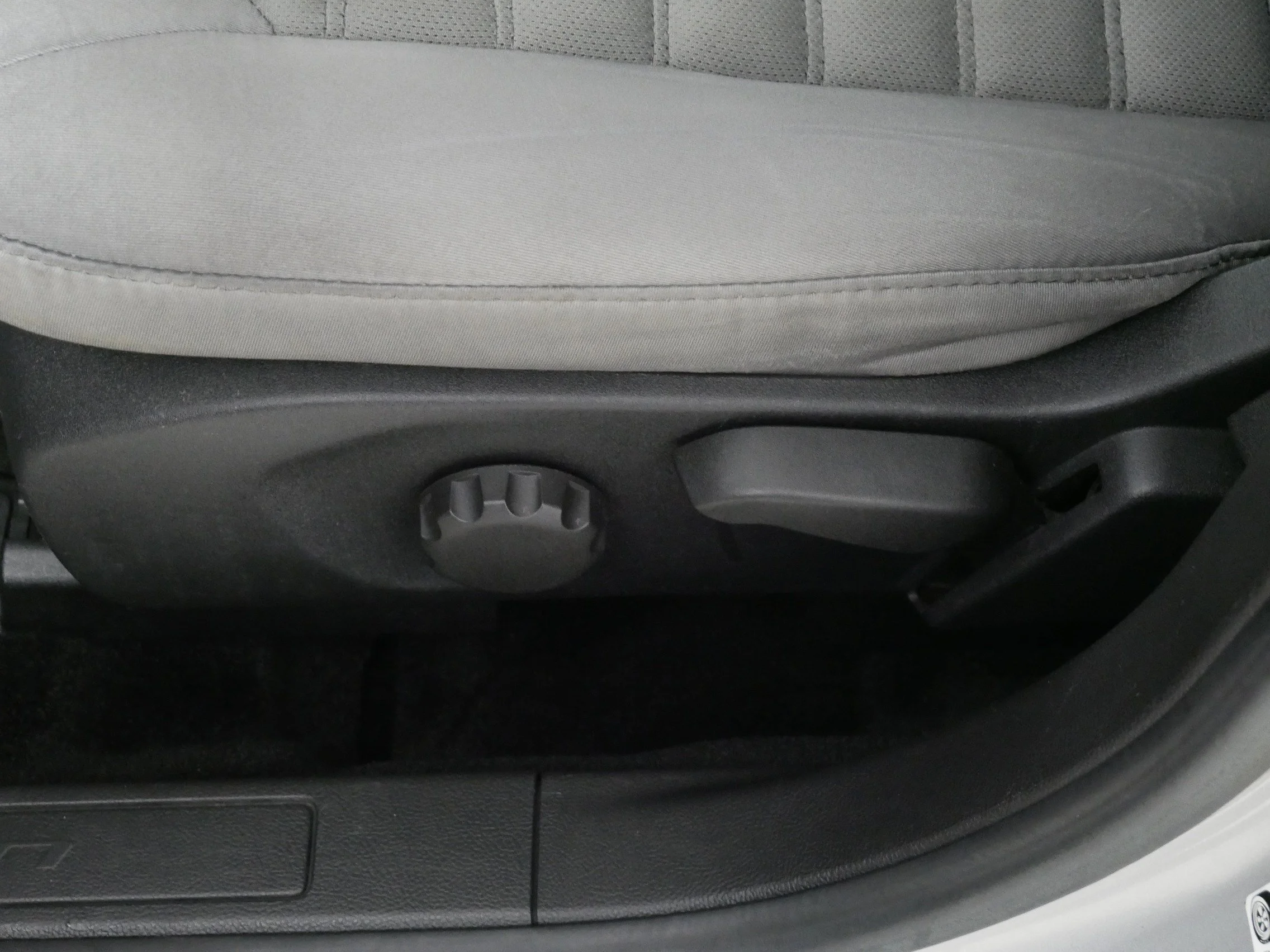 Used 2014 Ingot Silver Metallic Ford S Hybrid image 20