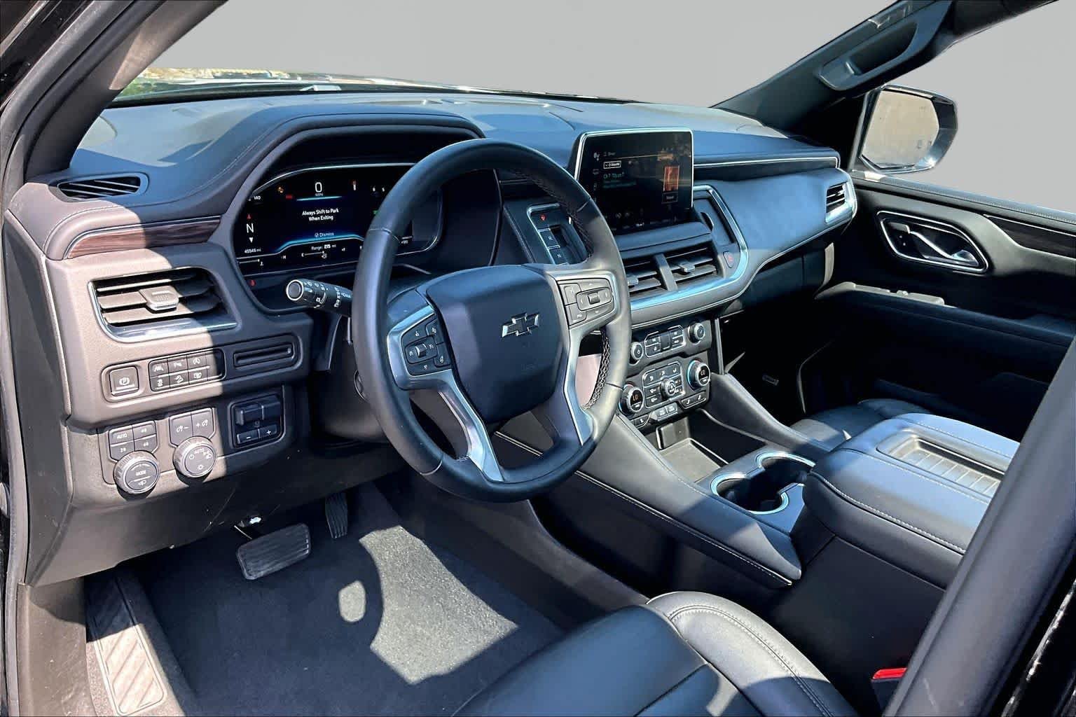Used 2023 Black Chevrolet Z71 image 18