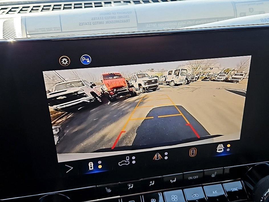 2025 Chevrolet Colorado Z71 - Photo 17