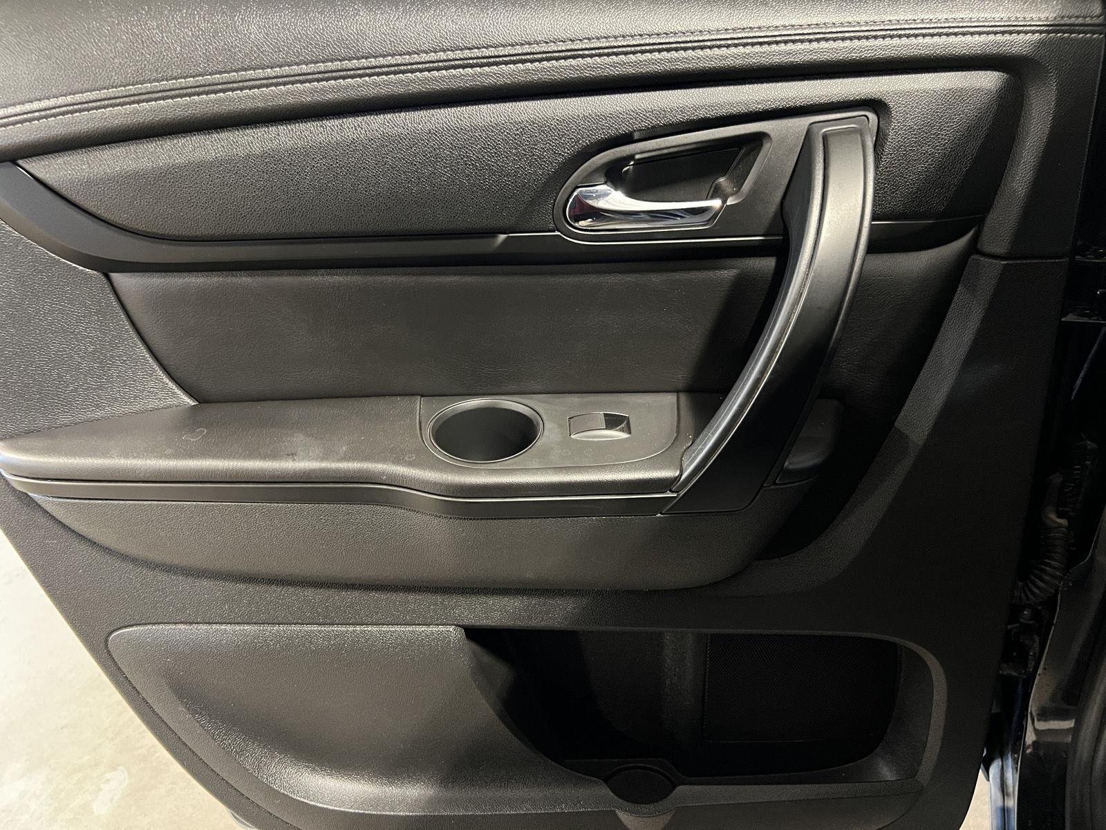 Used 2014 Black Granite Metallic Chevrolet LT image 15