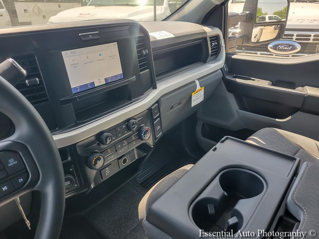 New 2026 Oxford White Ford F-550® XL image 15