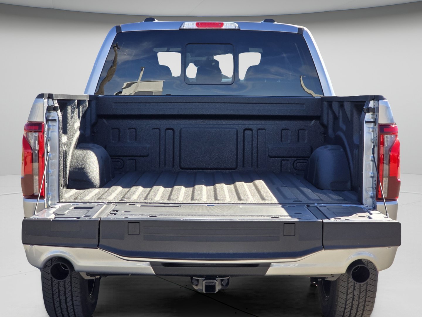 New 2026 Iconic Silver Metallic Ford LARIAT image 28