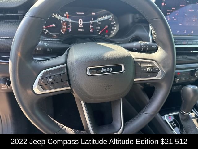 Used 2022 Bright White Clearcoat Jeep Latitude image 16