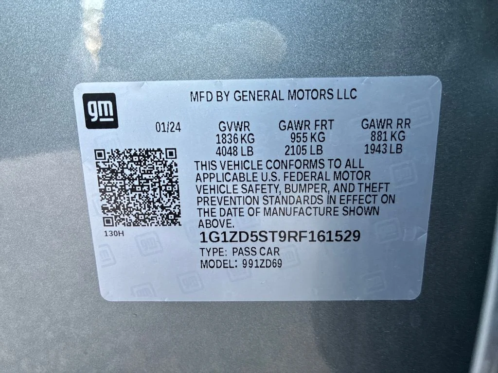 Used 2024 Gray Chevrolet LT image 30
