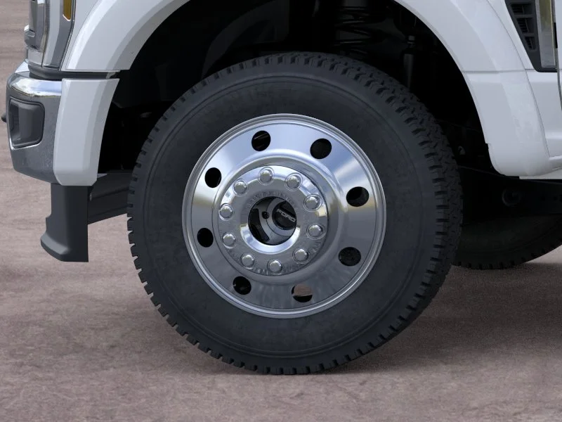 New 2026 Oxford White Ford F-450® XLT image 19