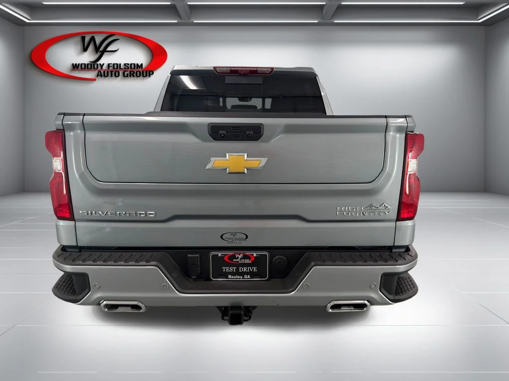 Used 2025 Gray Chevrolet High Country image 7