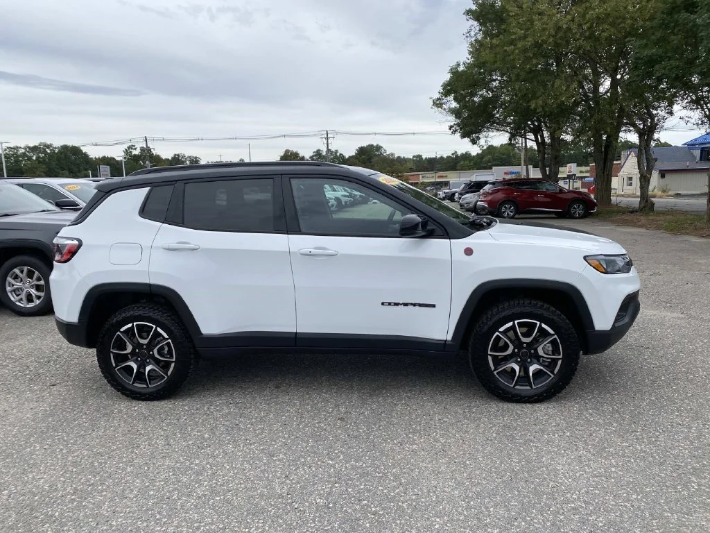 Certified Used 2026 White Jeep Trailhawk image 2
