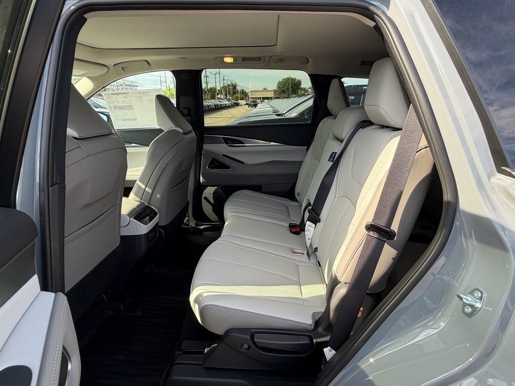 New 2027 HARBOR GRAY INFINITI Luxe FWD image 14
