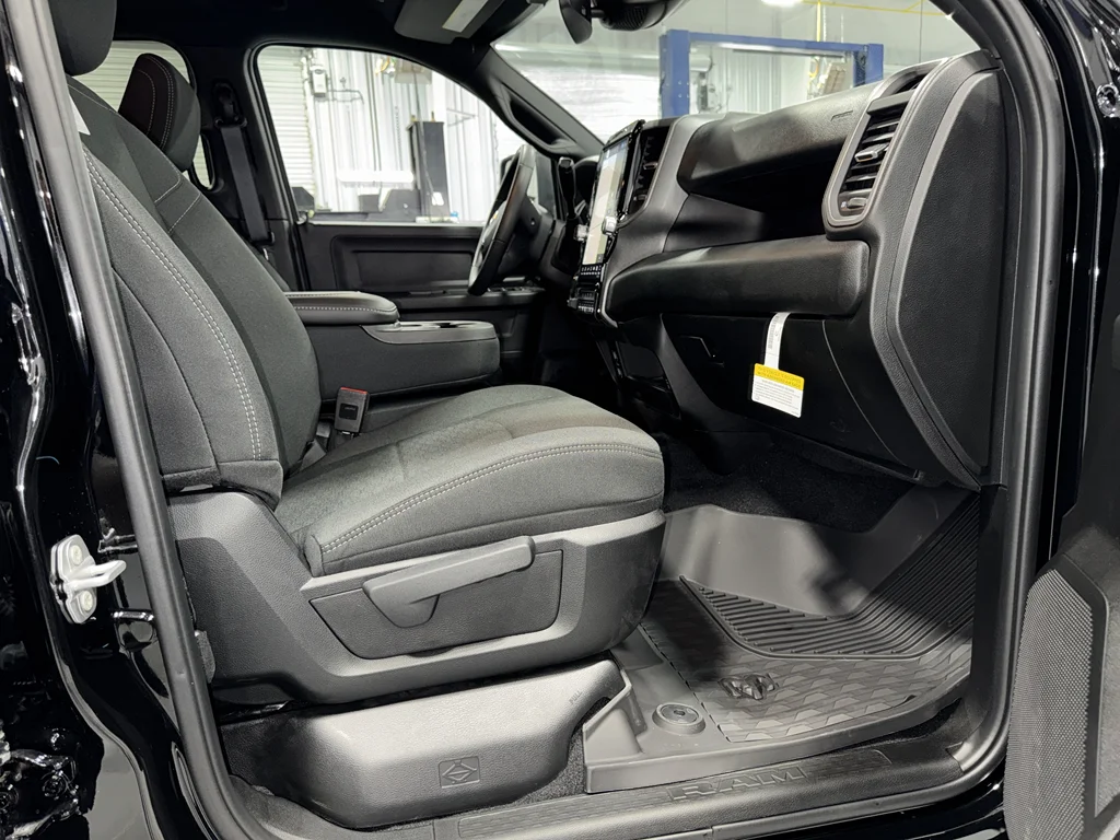 2025 RAM 2500 Tradesman - Photo 13
