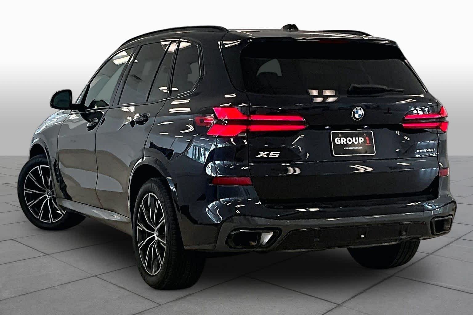 Used 2026 Carbon Black Metallic BMW xDrive40i image 11