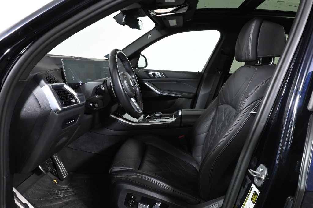 Certified Used 2024 Carbon Black Metallic BMW xDrive40i image 3