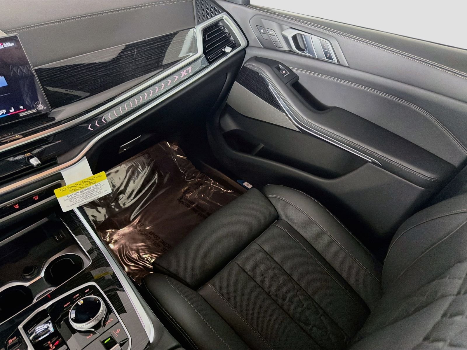 New 2027 Black Sapphire Metallic BMW xDrive40i image 25