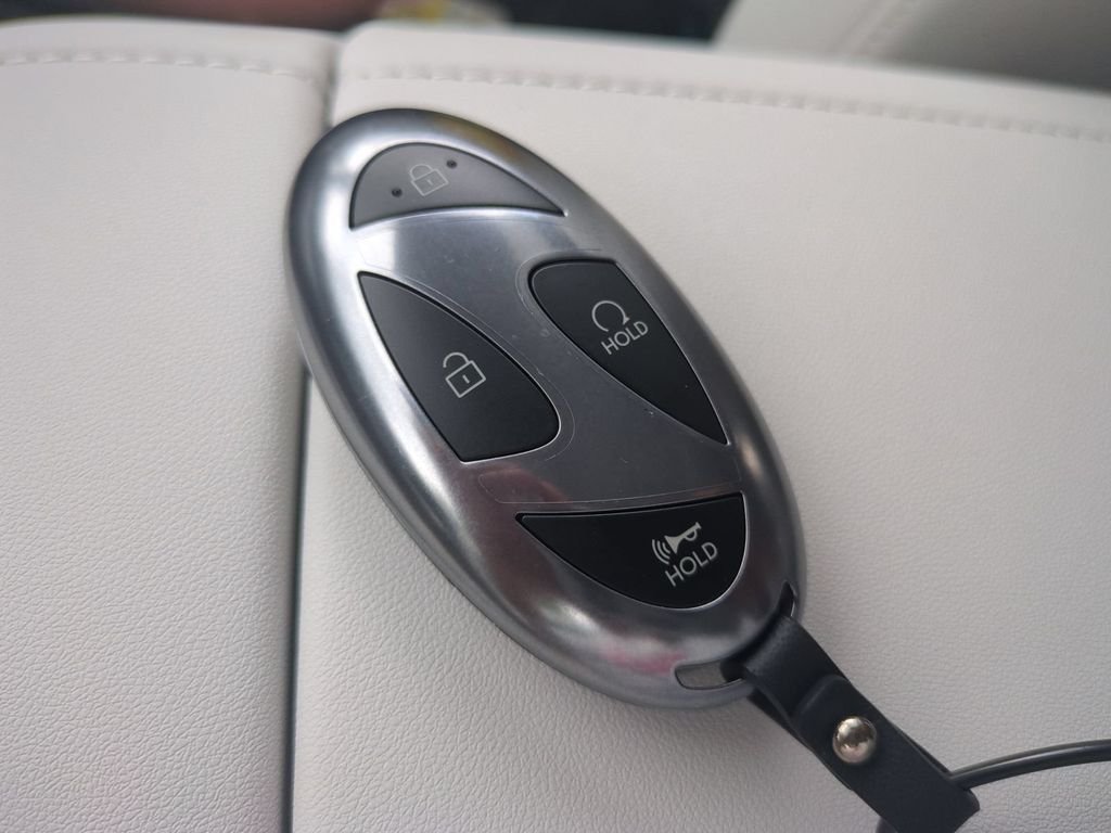 Used 2026 Blue Hyundai Blue SEL Premium image 40