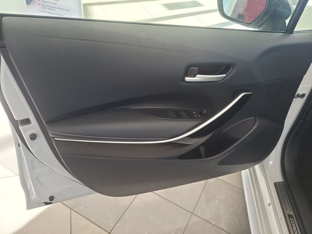 2025 Toyota Corolla XLE - Photo 11