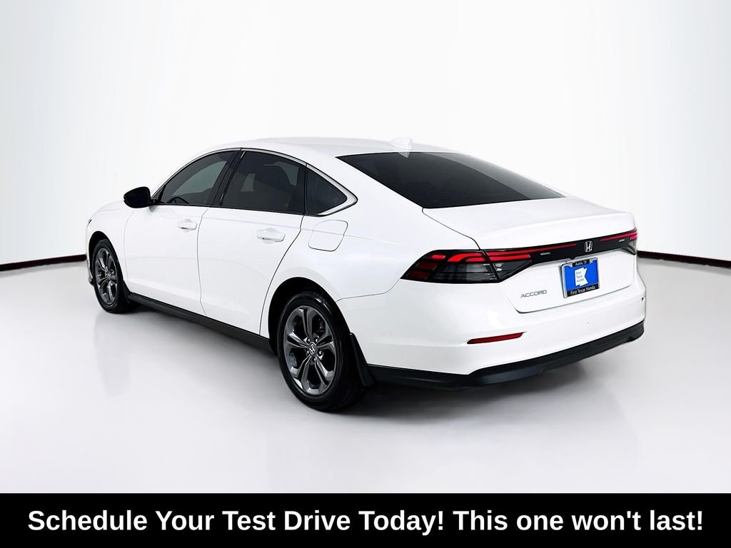 Used 2023 White Honda EX image 5
