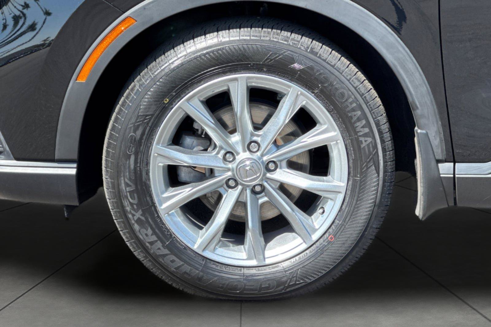 Used 2025 Black Honda EX-L image 5