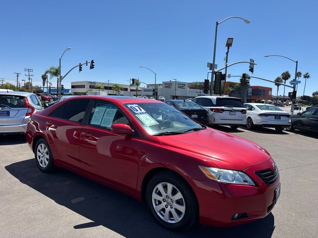 Used 2007 Red Toyota XLE image 4