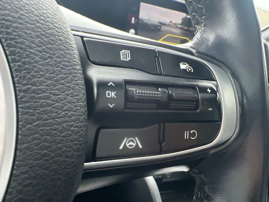 Used 2023 Black Kia X-Line image 15