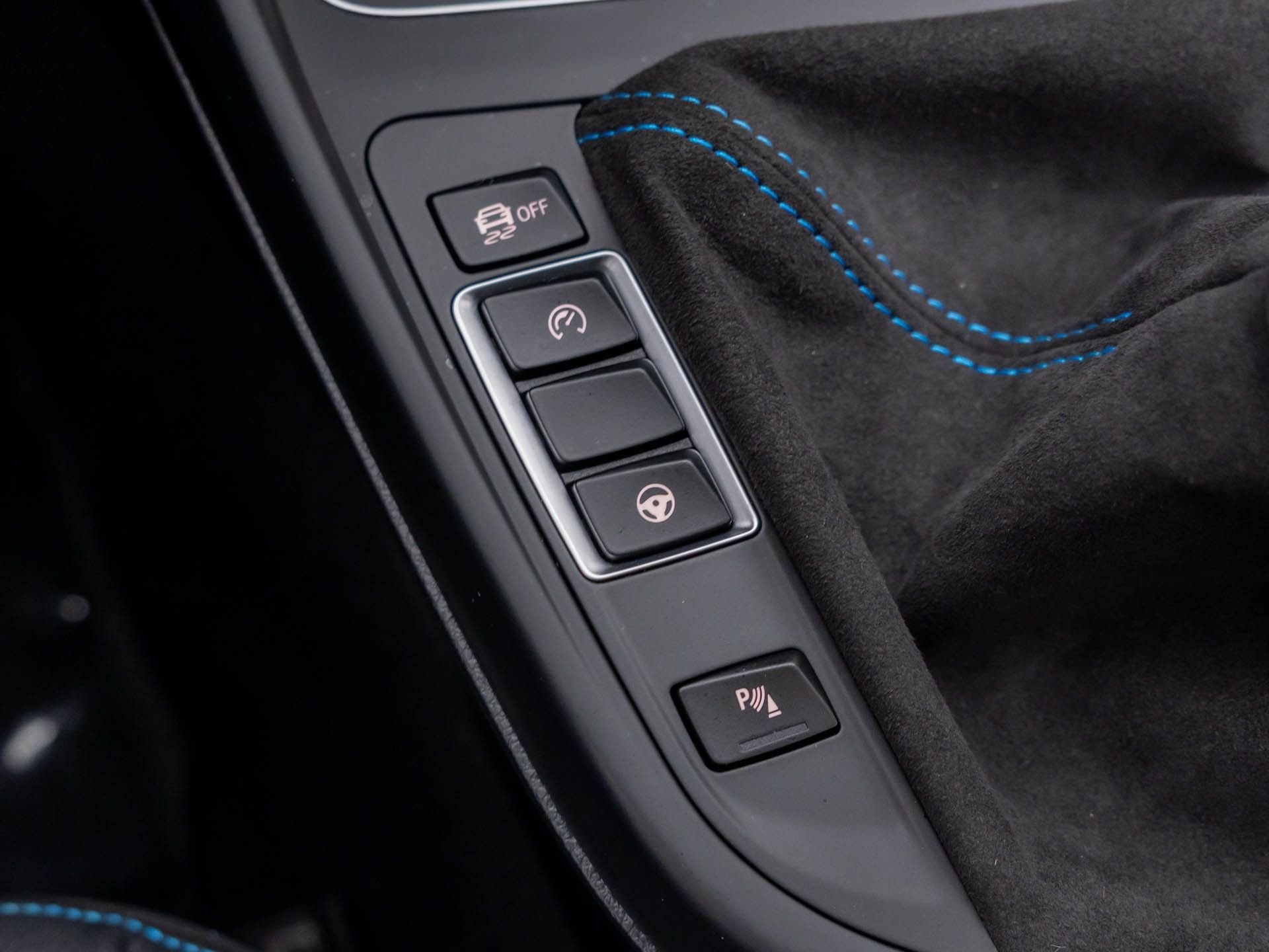 Used 2020 Silver BMW Competition image 31