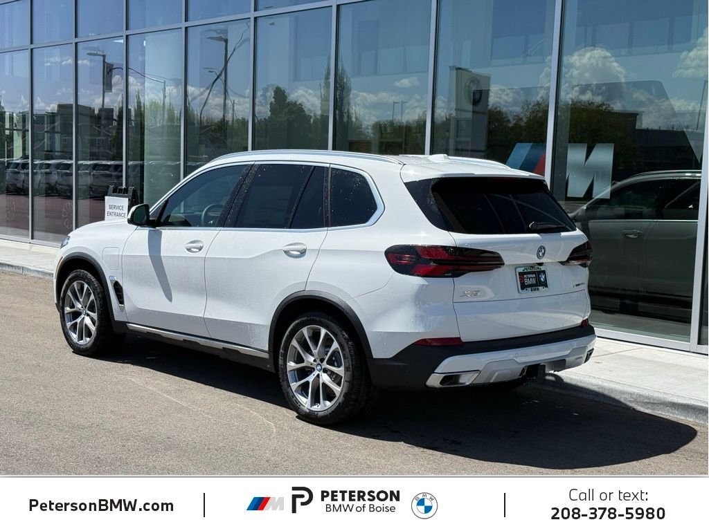 New 2026 Alpine White BMW xDrive50e image 3