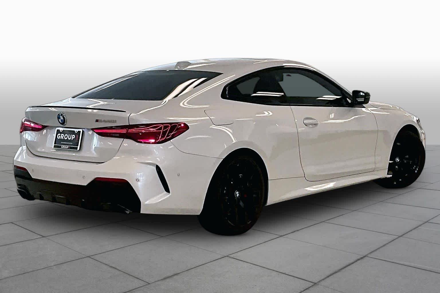 Used 2025 Mineral White Metallic BMW M440i image 11