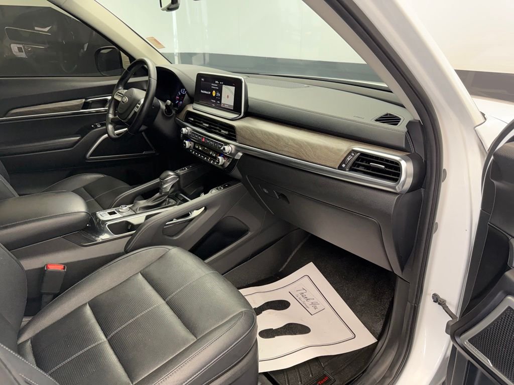 Used 2021 White Kia EX image 69