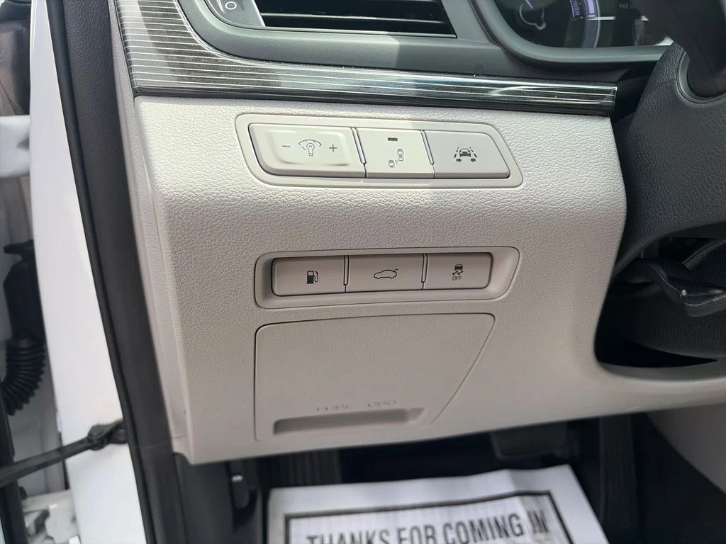 Used 2019 White Hyundai Limited image 33