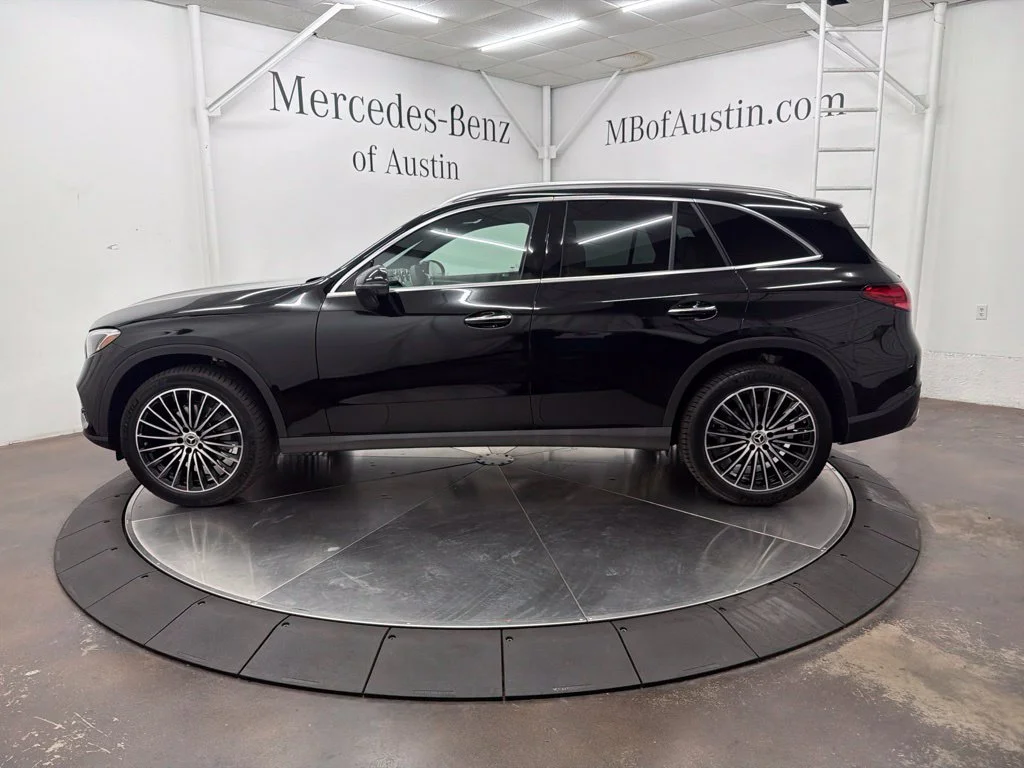 New 2027 Black Mercedes-Benz GLC 300 image 4