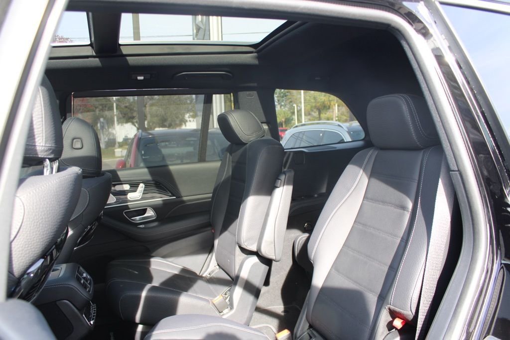 Certified Used 2025  Mercedes-Benz GLS 580 image 39